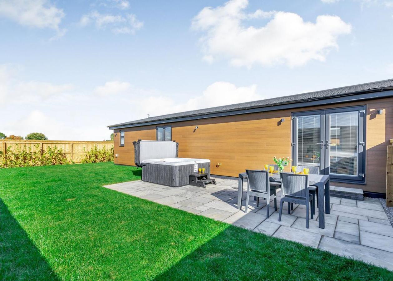 Cotswold Gateway Escape Hotel Offenham Екстериор снимка